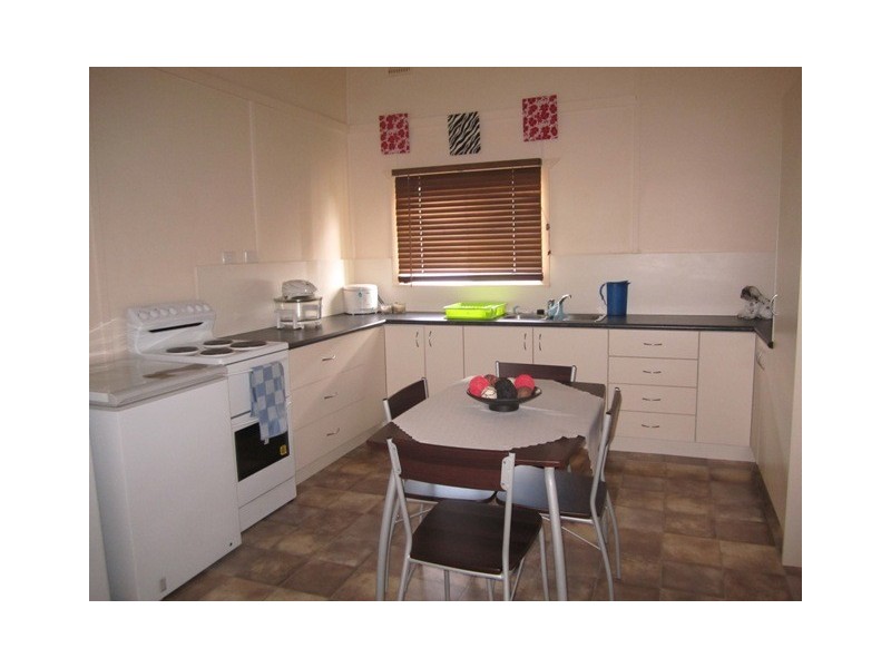 99 Crown Street, Tamworth NSW 2340