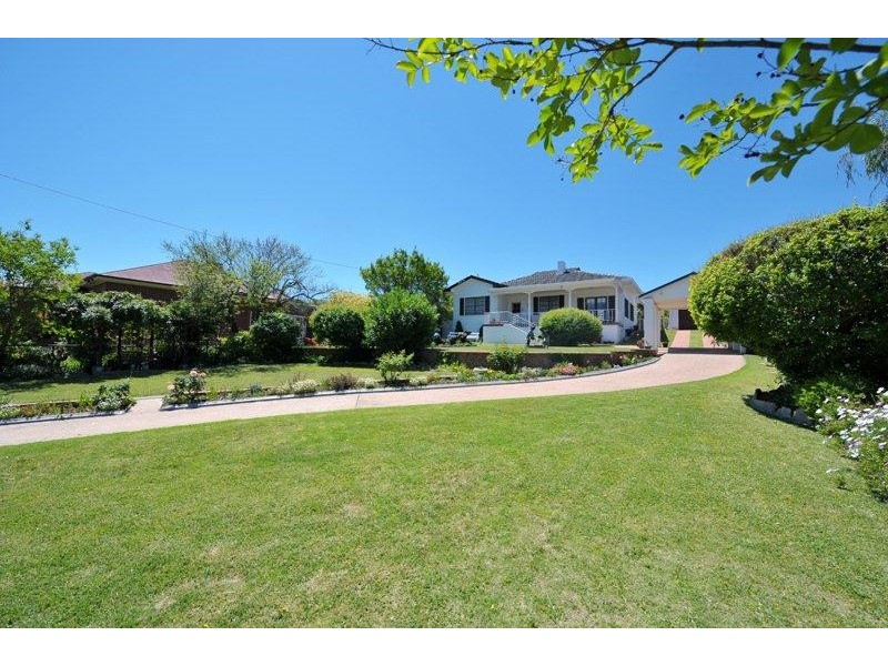 76 Carthage Street, Tamworth NSW 2340