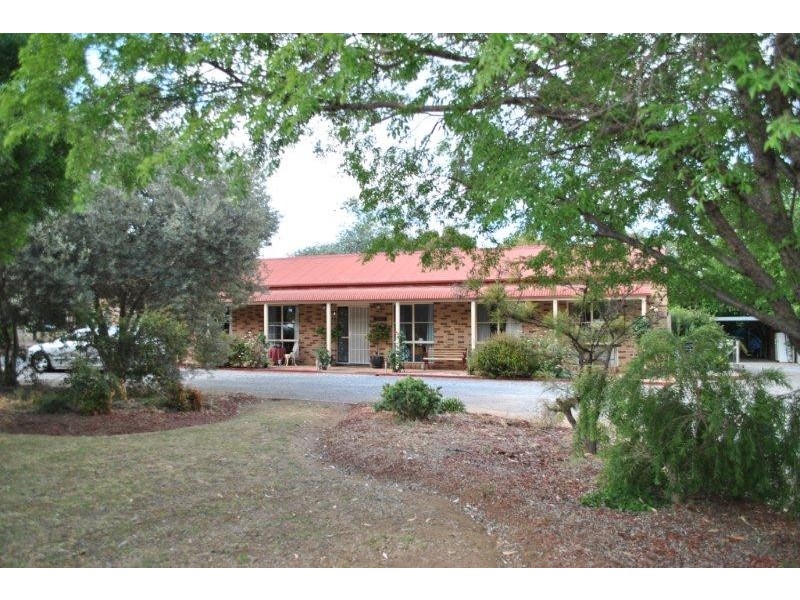 15 Dangar Cres, Tamworth NSW 2340