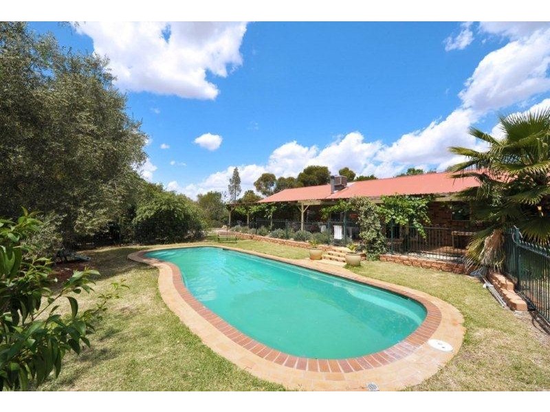 15 Dangar Cres, Tamworth NSW 2340