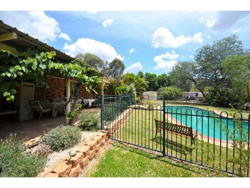 15 Dangar Cres, Tamworth NSW 2340