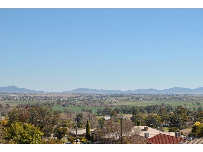 51 Yarmouth Pde, Tamworth NSW 2340