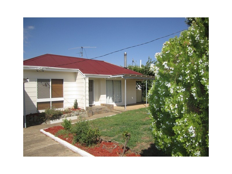 25 Peel Street, Tamworth NSW 2340