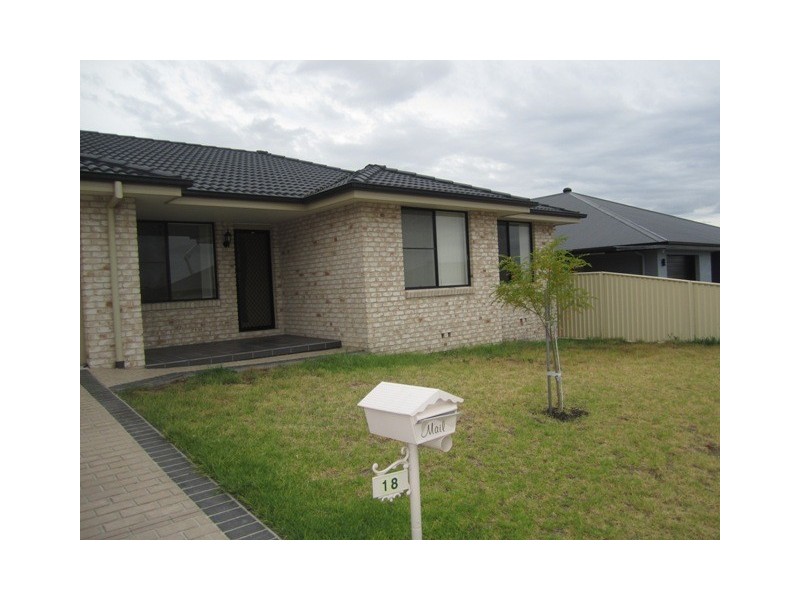 18 Cunningham Street, Tamworth NSW 2340