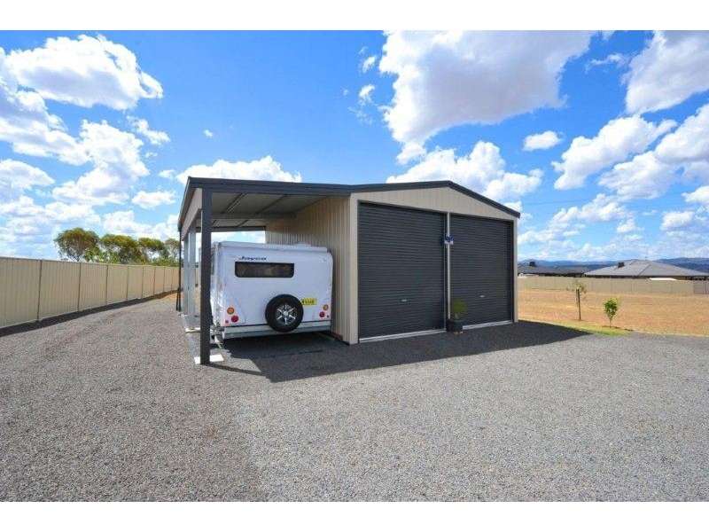 6 John Stuart Close, Tamworth NSW 2340