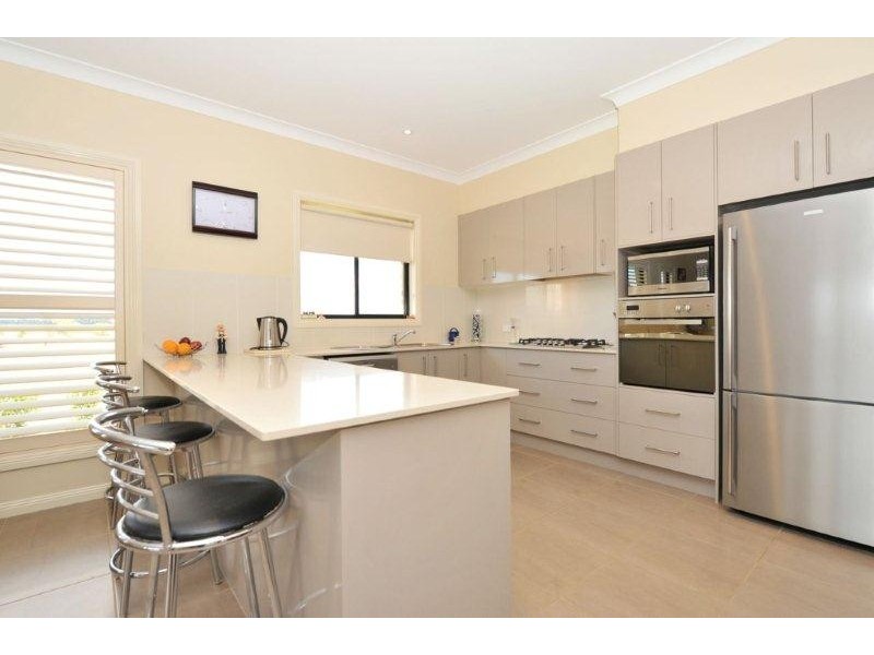 6 John Stuart Close, Tamworth NSW 2340