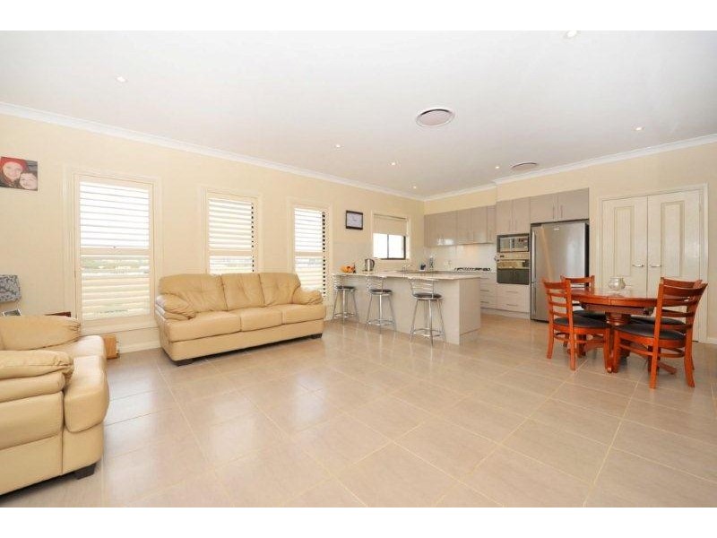 6 John Stuart Close, Tamworth NSW 2340