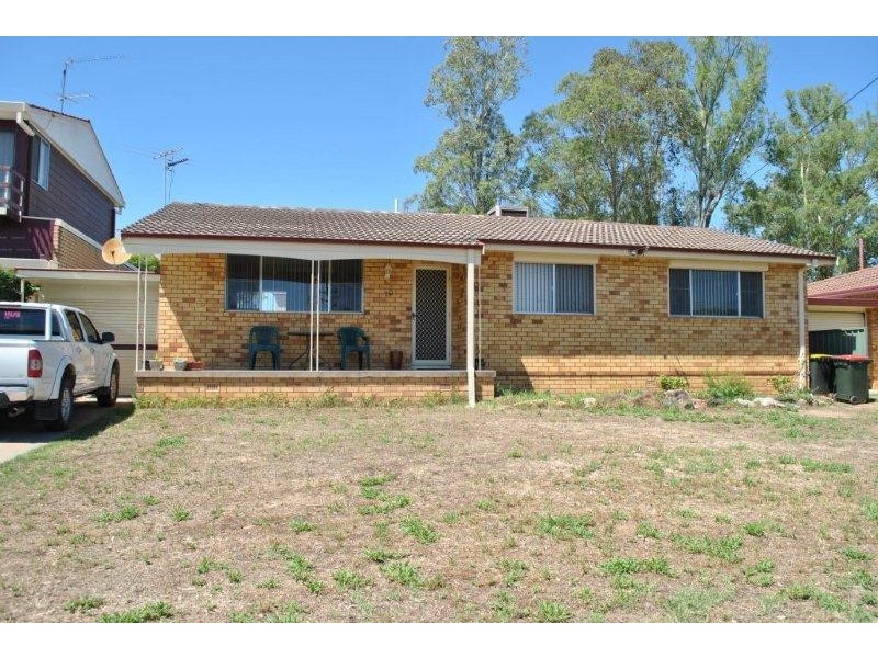 10 Coorong Street, Tamworth NSW 2340