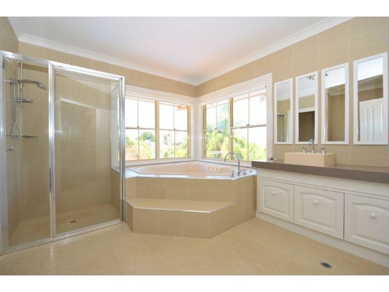 33 Caloola Street, Tamworth NSW 2340