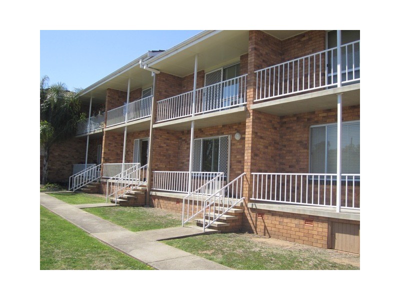 2/104 Denison Street, Tamworth NSW 2340