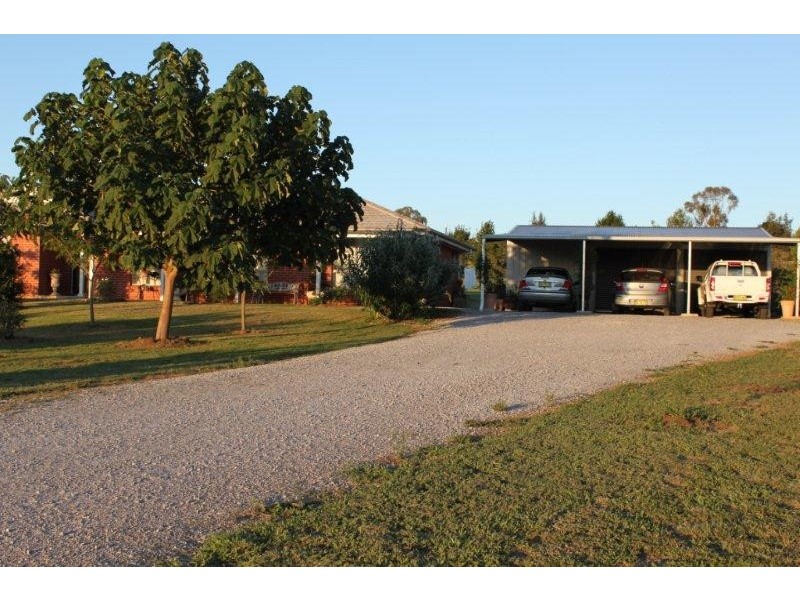 4 Manina Way, Tamworth NSW 2340