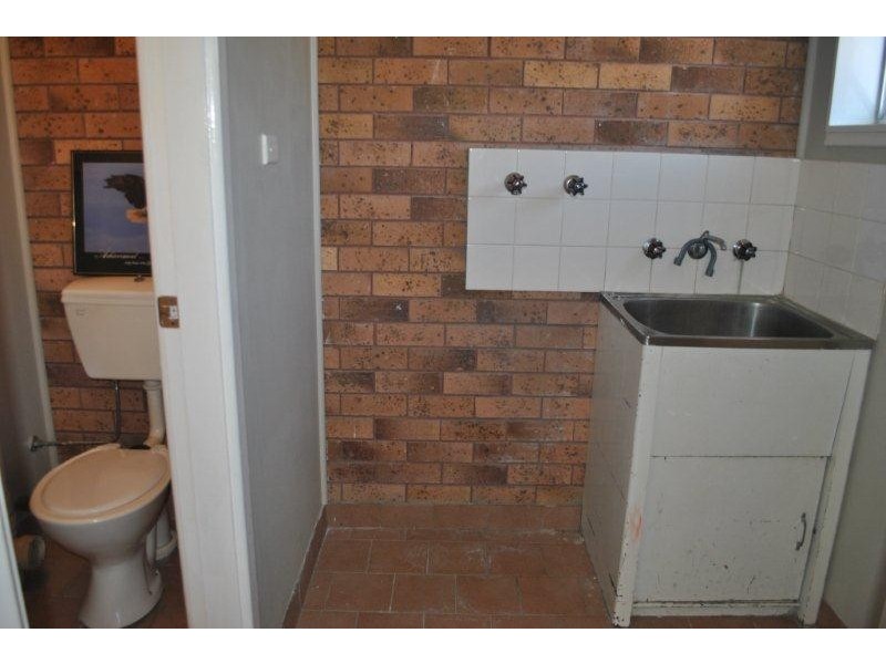 2/104 Denison Street, Tamworth NSW 2340