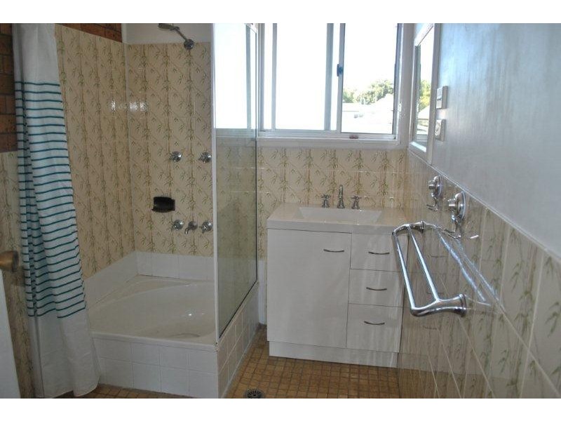 2/104 Denison Street, Tamworth NSW 2340