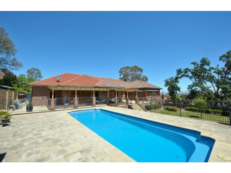 98 Upper Street, Tamworth NSW 2340