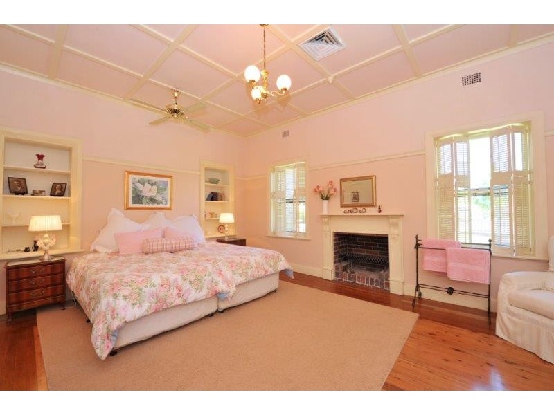 98 Upper Street, Tamworth NSW 2340