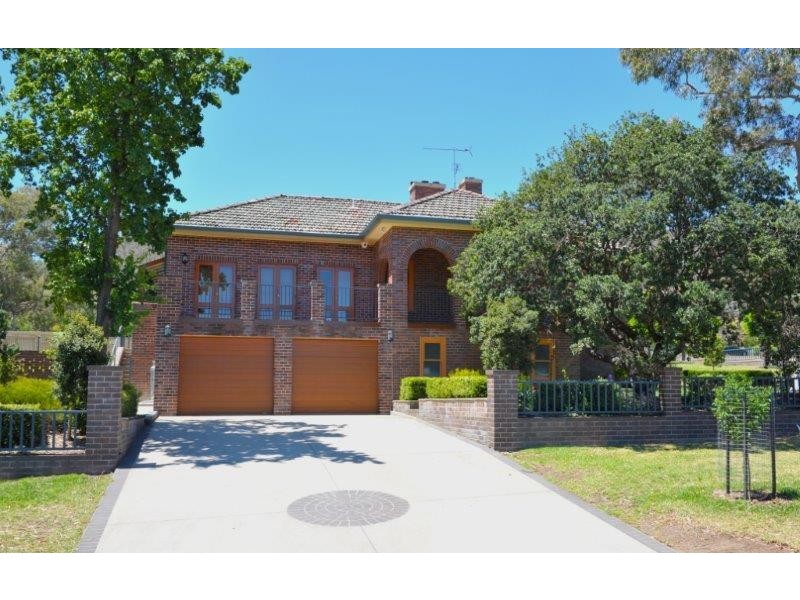 98 Upper Street, Tamworth NSW 2340