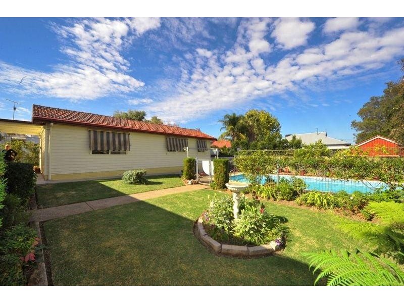 17 Elizabeth Street, Tamworth NSW 2340