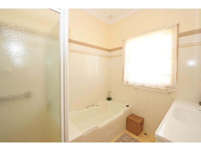 17 Elizabeth Street, Tamworth NSW 2340