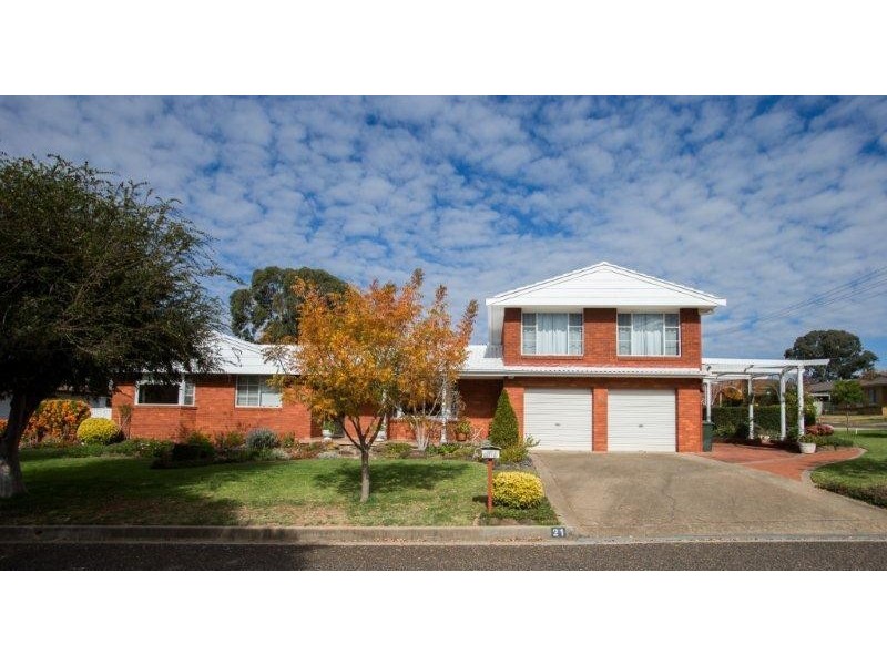 21 Kyooma Street, Tamworth NSW 2340