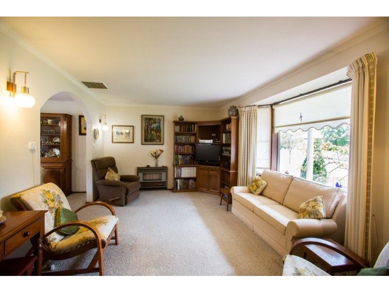 21 Kyooma Street, Tamworth NSW 2340