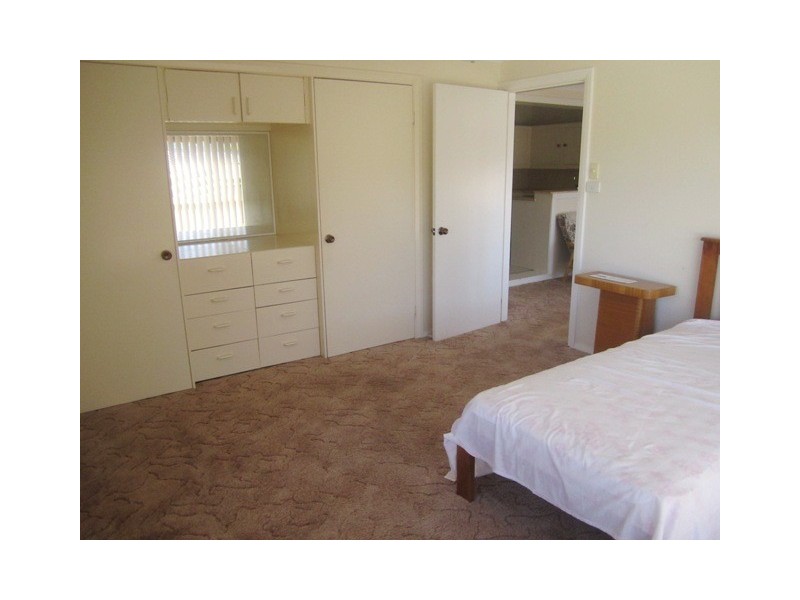 100 Denne Street, Tamworth NSW 2340