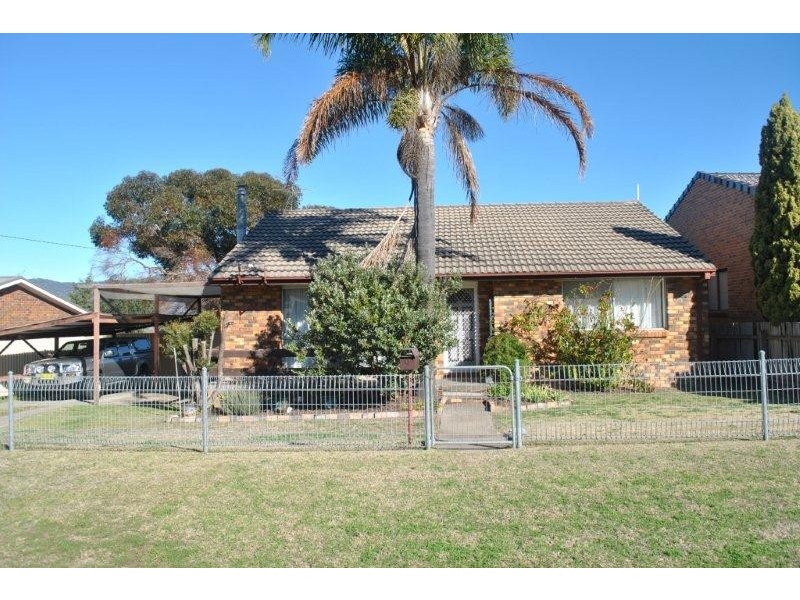 9 Dorothy Avenue, Kootingal NSW 2352