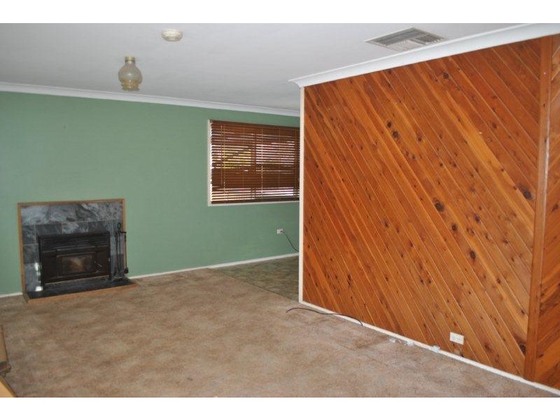 9 Dorothy Avenue, Kootingal NSW 2352