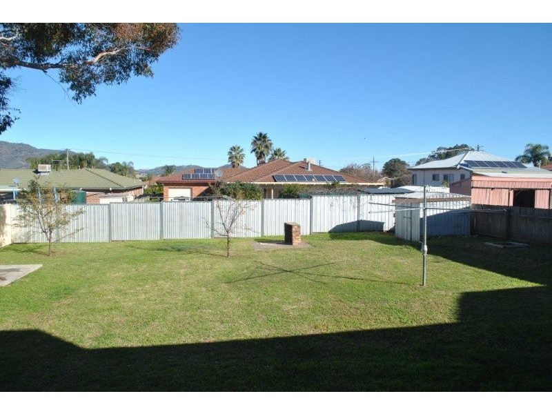9 Dorothy Avenue, Kootingal NSW 2352