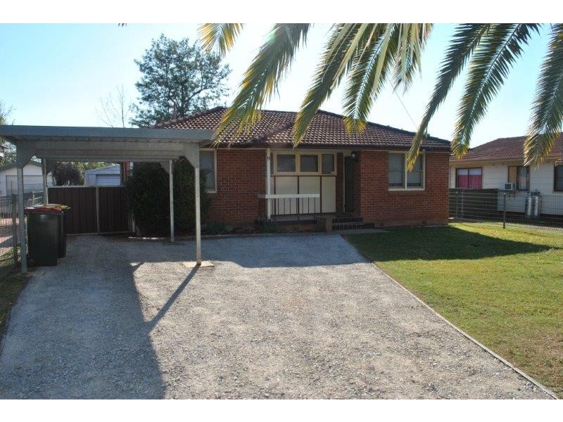 9 Lorraine Street, Tamworth NSW 2340