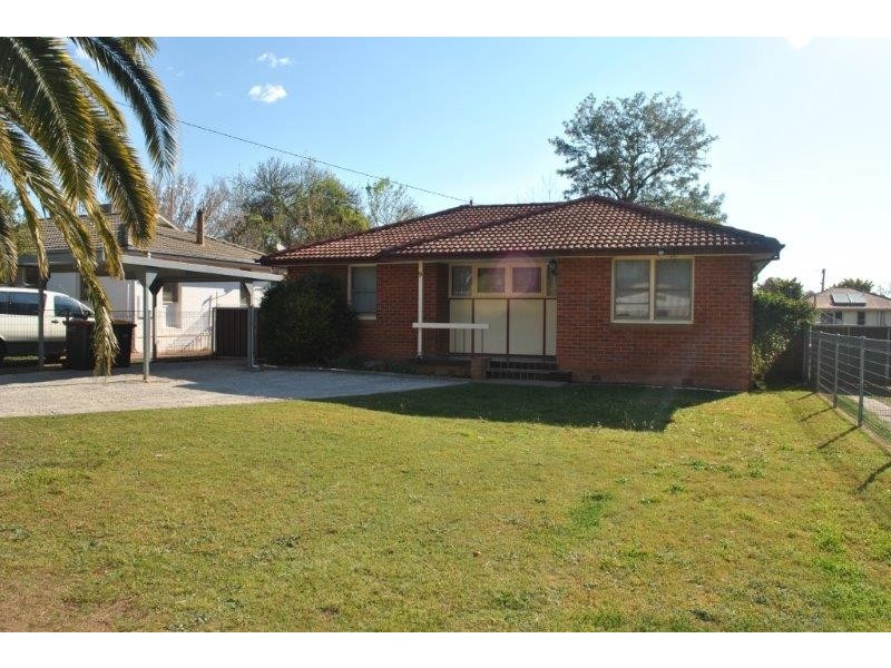 9 Lorraine Street, Tamworth NSW 2340