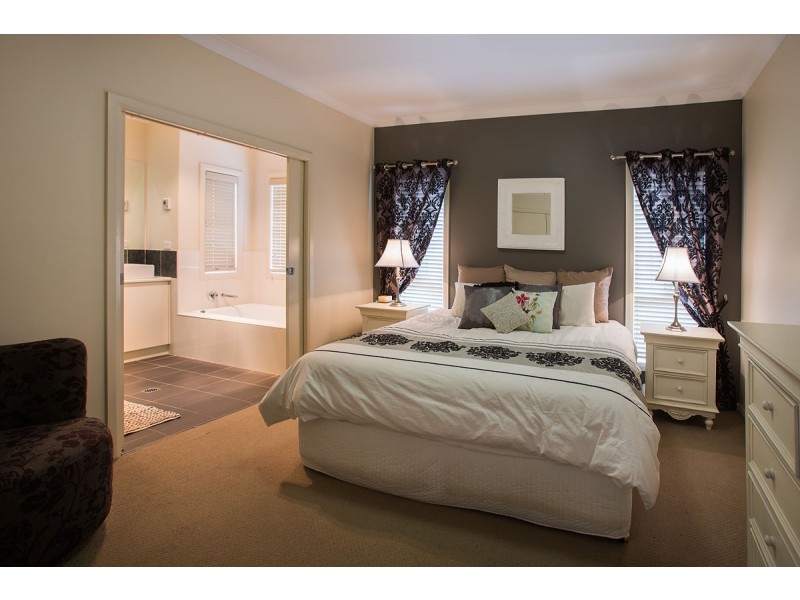 33 Warwick Road, Tamworth NSW 2340