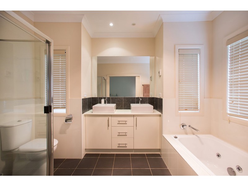 33 Warwick Road, Tamworth NSW 2340