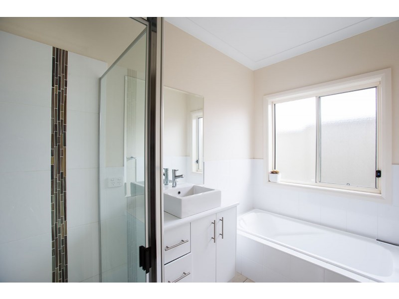 33 Warwick Road, Tamworth NSW 2340