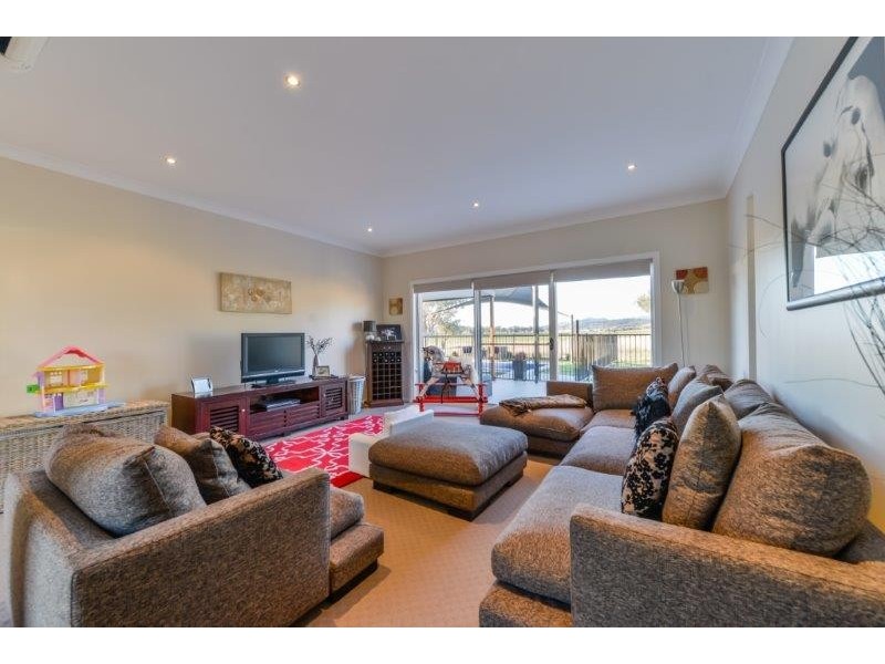1234 Manilla Road, Tamworth NSW 2340