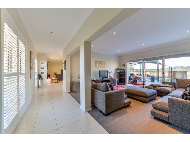 1234 Manilla Road, Tamworth NSW 2340