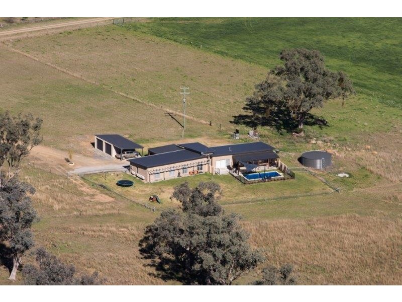 1234 Manilla Road, Tamworth NSW 2340