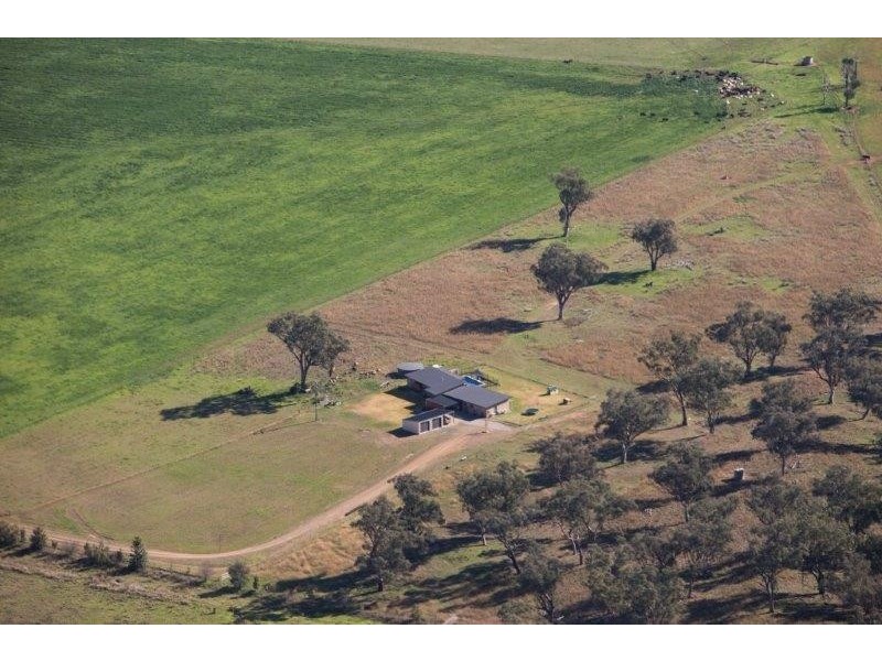 1234 Manilla Road, Tamworth NSW 2340