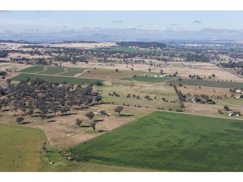 1234 Manilla Road, Tamworth NSW 2340