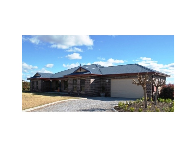 21 Barrington Drive, Tamworth NSW 2340