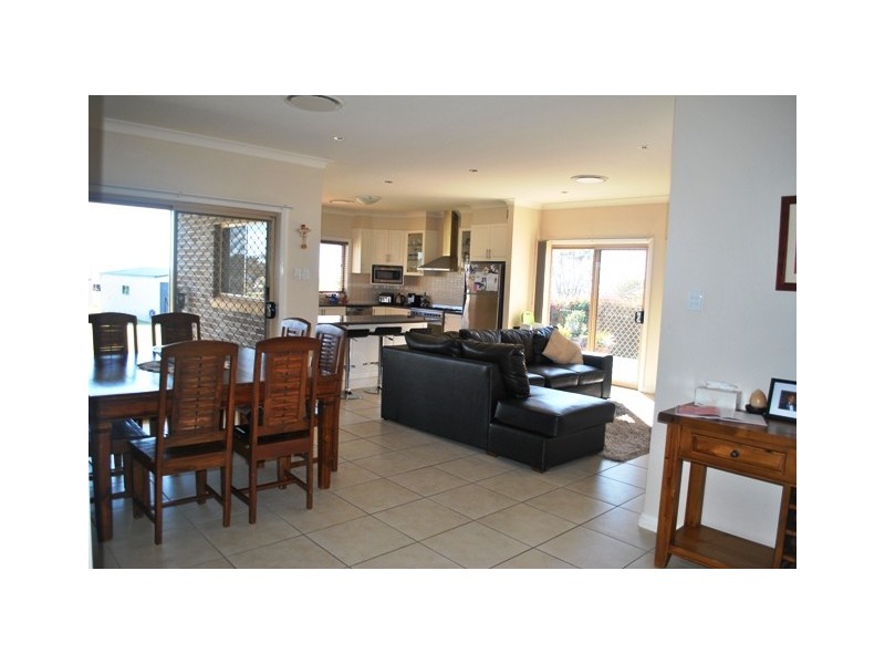 21 Barrington Drive, Tamworth NSW 2340