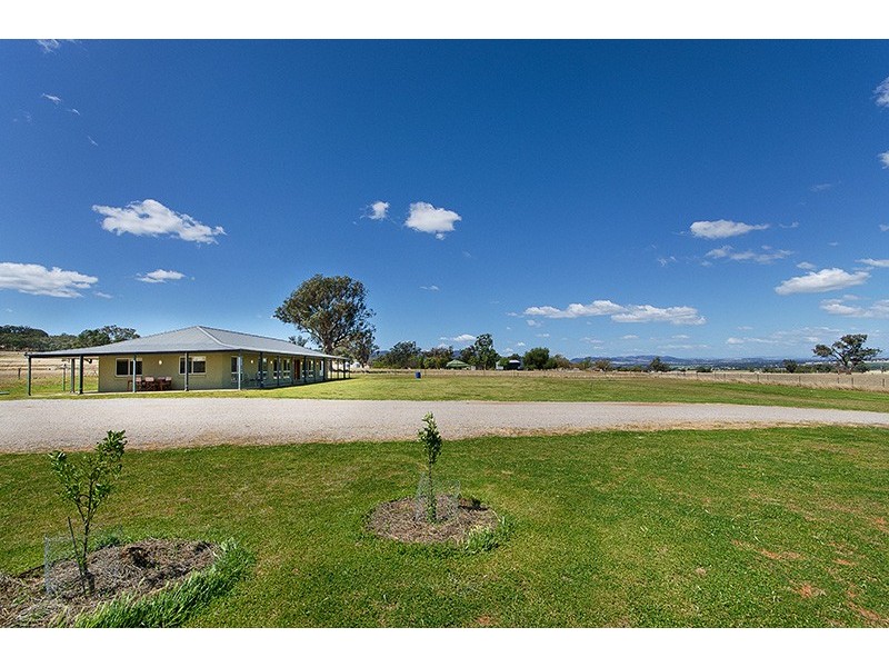 2583 Manilla Road, Tamworth NSW 2340