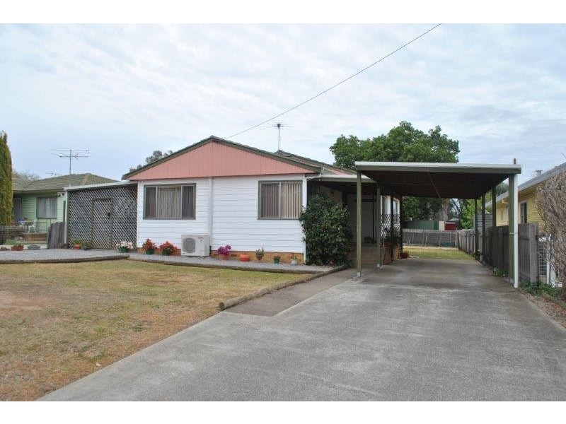 14 Warren Street, Tamworth NSW 2340