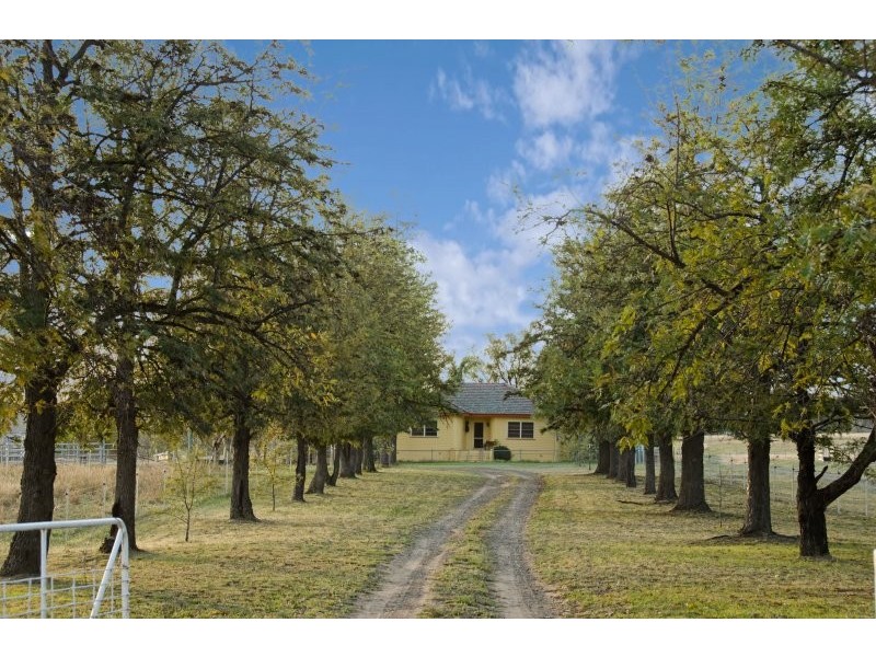1525 New England Highway, Kootingal NSW 2352