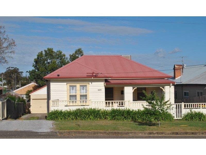 107 Denison Street, Tamworth NSW 2340