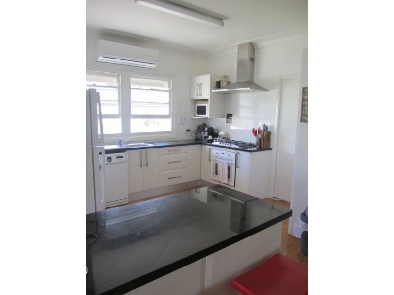 19 Upper Street, Tamworth NSW 2340