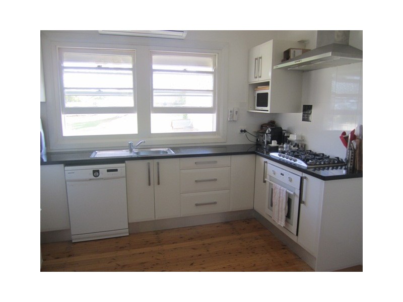 19 Upper Street, Tamworth NSW 2340