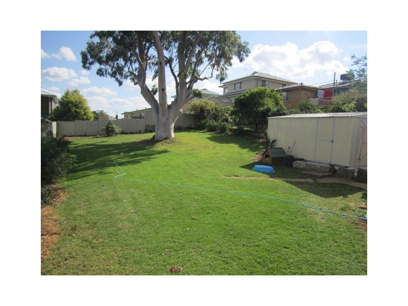 19 Upper Street, Tamworth NSW 2340