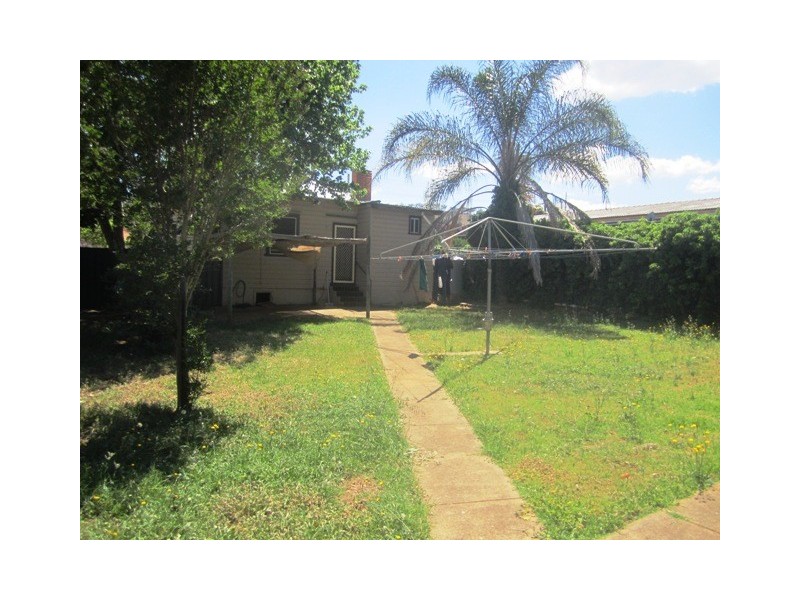 101 Piper Street, Tamworth NSW 2340