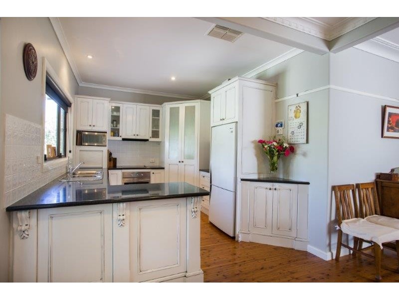 155 Piper Street, Tamworth NSW 2340