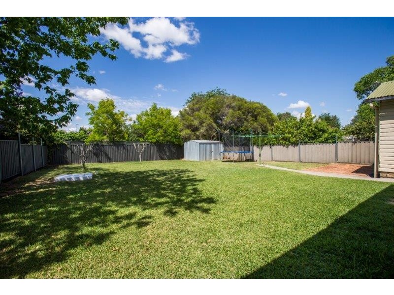 155 Piper Street, Tamworth NSW 2340